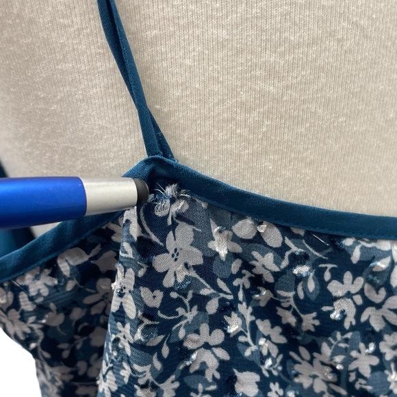 ALI & JAY Lagoon Stolls Blue Floral Wide-Leg Jumpsuit, size large. Damage flaws - Picture 6 of 17